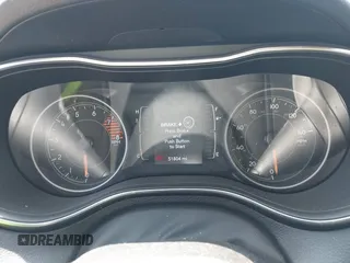 2019 Jeep Cherokee Latitude Plus z VIN 1C4PJMLXXKD471368, wystawiony jako IAAI lot #42216434 z przebiegiem 51 804 mil mil oraz . Historia ofert i sprzedaży dostępna na DreamBid. Obrazek 7.