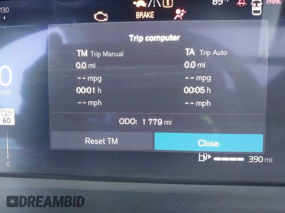 2025 Volvo XC40 Core Bright Theme with VIN YV4L12UJ1S2557593, listed as a IAAI auction lot 42013569 with 1,779 mi miles and . Bid and sale history available at DreamBid. Image 15.