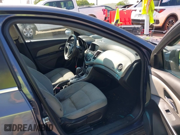 2013 Chevrolet Cruze 1LT with VIN 1G1PC5SB1D7215989, listed as a IAAI auction lot 42160837 with 172,169 mi miles and . Bid and sale history available at DreamBid. Image 5.