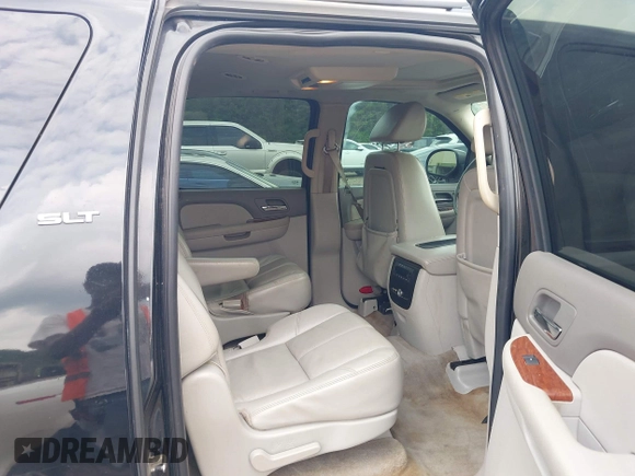2008 GMC Yukon XL SLT 4SB z VIN 1GKFC16018J200300, wystawiony jako IAAI lot #42101312 z przebiegiem 291 282 mil mil oraz . Historia ofert i sprzedaży dostępna na DreamBid. Obrazek 8.