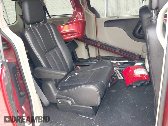 2014 Chrysler Town & Country Touring L with VIN 2C4RC1CGXER307492, listed as a IAAI auction lot 42021290 with 98,845 mi miles and . Bid and sale history available at carsss.com. Image 8.
