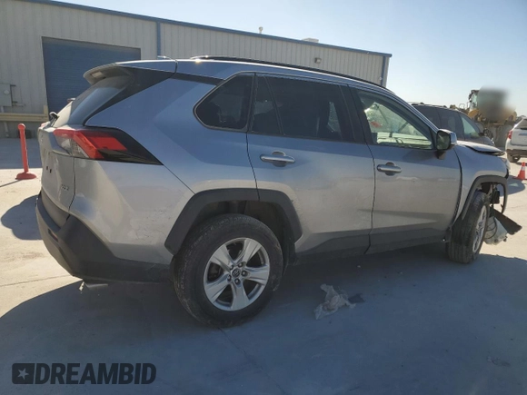 2019 Toyota RAV4 XLE with VIN JTMW1RFV5KD003972, listed as a Copart auction lot 49154825 with 0 mi miles and Salvage Title. Bid and sale history available at carsss.com. Image 3.