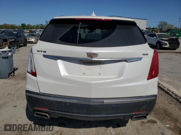 2018 Cadillac XT5 Premium Luxury FWD z VIN 1GYKNERS6JZ102163, wystawiony jako Copart lot #52817895 z przebiegiem 167 570 mil mil oraz Nie do naprawy. Historia ofert i sprzedaży dostępna na DreamBid. Obrazek 6.