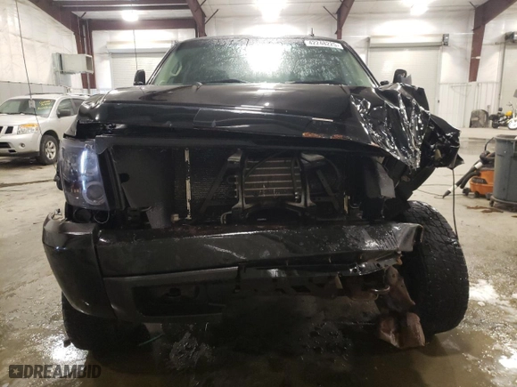 2008 Chevrolet Silverado 1500 LTZ with VIN 1GCEK19068Z258300, listed as a Copart auction lot 42248225 with 257,533 mi miles and Clean Title. Bid and sale history available at carsss.com. Image 5.
