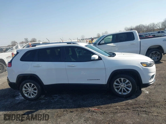 2021 Jeep Cherokee Latitude with VIN 1C4PJLCBXMD207987, listed as a IAAI auction lot 41422014 with 62,222 mi miles. Bid and sale history available at carsss.com. Image 13.