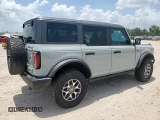 2024 Ford Bronco Badlands with VIN 1FMEE9BP4RLA84742, listed as a Copart auction lot 61963995 with 828 mi miles and Salvage title. Bid and sale history available at DreamBid. Image 3.