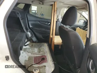 2017 Nissan Rogue S z VIN JN1BJ1CP3HW009050, wystawiony jako Copart lot #51291945 z przebiegiem 109 244 mil mil oraz Szkoda całkowita • Salvage title. Historia ofert i sprzedaży dostępna na DreamBid. Obrazek 11.