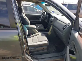2008 Honda Pilot SE with VIN 5FNYF28328B010912, listed as a IAAI auction lot 41791807 with 247,065 mi miles. Bid and sale history available at carsss.com. Image 5.