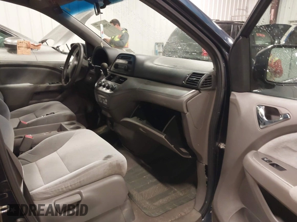 2009 Honda Odyssey LX z VIN 5FNRL38229B042383, wystawiony jako IAAI lot #42080457 z przebiegiem 195 653 mil mil oraz . Historia ofert i sprzedaży dostępna na DreamBid. Obrazek 5.