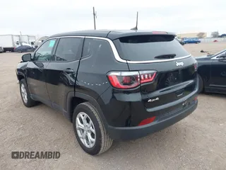 2024 Jeep Compass Sport с VIN 3C4NJDAN9RT105303, выставлен на аукционе IAAI как лот 41554518 с пробегом 10 798 миль миль и . История ставок и продаж доступна на DreamBid. Изображение 3.