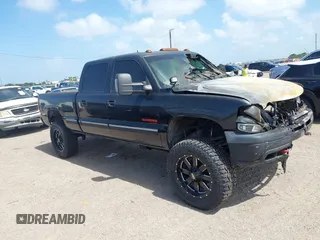 2002 Chevrolet Silverado 1500HD LS z VIN 1GCGK13U22F165304, wystawiony jako IAAI lot #42410355 z przebiegiem Nie podano mil oraz . Historia ofert i sprzedaży dostępna na DreamBid. Obrazek 1.
