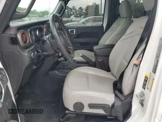 2023 Jeep Gladiator Mojave z VIN 1C6JJTEGXPL554672, wystawiony jako Copart lot #71845334 z przebiegiem 15 871 mil mil oraz Szkoda całkowita • Salvage title. Historia ofert i sprzedaży dostępna na DreamBid. Obrazek 7.