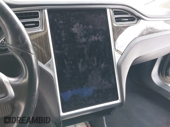 2013 Tesla Model S с VIN 5YJSA1AG2DFP11228, выставлен на аукционе IAAI как лот 41339370 с пробегом 121 237 миль миль и . История ставок и продаж доступна на DreamBid. Изображение 18.
