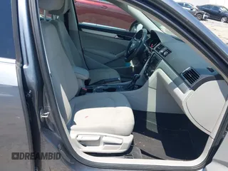 2016 Volkswagen Passat S с VIN 1VWAS7A3XGC008984, выставлен на аукционе IAAI как лот 42578188 с пробегом 167 585 миль миль и . История ставок и продаж доступна на DreamBid. Изображение 5.