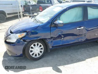 2019 Nissan Versa SV z VIN 3N1CN7AP1KL871484, wystawiony jako IAAI lot #42160363 z przebiegiem 91 012 mil mil oraz . Historia ofert i sprzedaży dostępna na DreamBid. Obrazek 6.