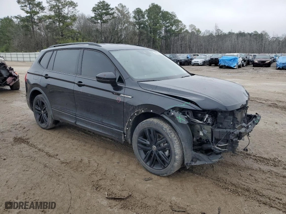2022 Volkswagen Tiguan SE R-Line Black with VIN 3VVCB7AX1NM033977, listed as a Copart auction lot 45937695 with 48,198 mi miles and Salvage Title. Bid and sale history available at carsss.com. Image 4.