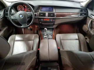 2008 BMW X5 3.0si z VIN 5UXFE43528L022455, wystawiony jako Copart lot #61400064 z przebiegiem 177 525 mil mil oraz Szkoda całkowita • Salvage title. Historia ofert i sprzedaży dostępna na DreamBid. Obrazek 8.