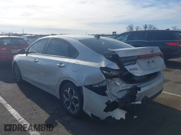 2019 Kia Forte LXS z VIN 3KPF24AD4KE095931, wystawiony jako IAAI lot #41641168 z przebiegiem 88 384 mil mil oraz . Historia ofert i sprzedaży dostępna na DreamBid. Obrazek 6.