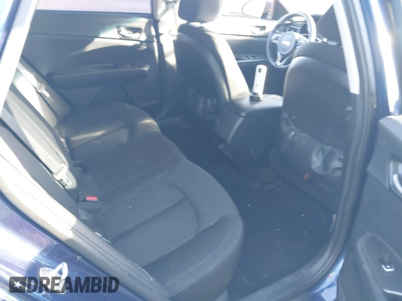 2018 Kia Optima S z VIN 5XXGT4L38JG260519, wystawiony jako IAAI lot #41969051 z przebiegiem 197 359 mil mil oraz . Historia ofert i sprzedaży dostępna na DreamBid. Obrazek 8.