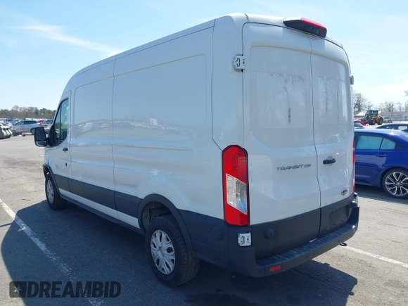 2024 Ford Transit Cargo z VIN 1FTBR1C84RKA39388, wystawiony jako IAAI lot #42069825 z przebiegiem 20 851 mil mil oraz . Historia ofert i sprzedaży dostępna na DreamBid. Obrazek 3.