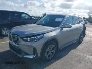 2025 BMW X1 xDrive28i z VIN WBX73EF00S5245965, wystawiony jako IAAI lot #42130223 z przebiegiem 2 442 mil mil oraz . Historia ofert i sprzedaży dostępna na DreamBid. Obrazek 17.