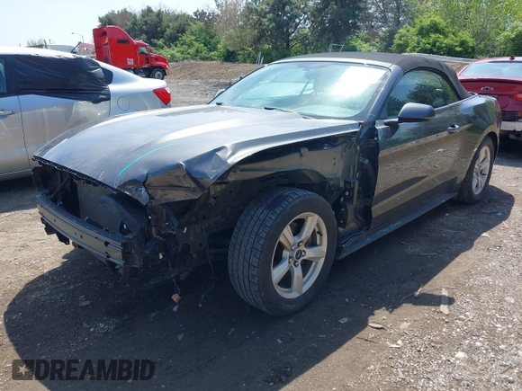 2015 Ford Mustang V6 z VIN 1FATP8EM8F5403003, wystawiony jako IAAI lot #42100184 z przebiegiem 77 532 mil mil oraz . Historia ofert i sprzedaży dostępna na DreamBid. Obrazek 18.