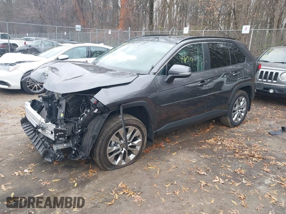 2024 Toyota RAV4 XLE Premium z VIN 2T3A1RFVXRC416172, wystawiony jako IAAI lot #41095757 z przebiegiem 13 208 mil mil oraz . Historia ofert i sprzedaży dostępna na DreamBid. Obrazek 18.