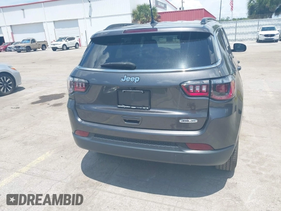 2022 Jeep Compass Latitude with VIN 3C4NJCBB4NT137245, listed as a IAAI auction lot 42356177 with 95,577 mi miles and . Bid and sale history available at DreamBid. Image 16.