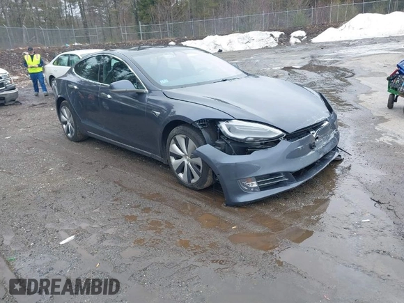 2020 Tesla Model S Long Range z VIN 5YJSA1E26LF413519, wystawiony jako IAAI lot #41742512 z przebiegiem 40 765 mil mil oraz . Historia ofert i sprzedaży dostępna na DreamBid. Obrazek 1.