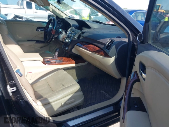 2014 Acura RDX Technology with VIN 5J8TB3H55EL001838, listed as a IAAI auction lot 41876530 with 214,266 mi miles and . Bid and sale history available at DreamBid. Image 5.