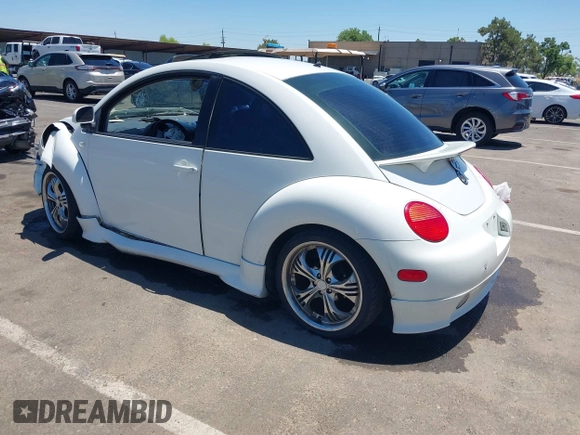 1999 Volkswagen Beetle GLS with VIN 3VWCC21C9XM451389, listed as a IAAI auction lot 42542673 with 162,062 mi miles and . Bid and sale history available at DreamBid. Image 3.