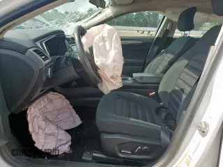 2018 Ford Fusion SE z VIN 3FA6P0LU7JR141756, wystawiony jako Copart lot #57490345 z przebiegiem Nie podano mil oraz Szkoda całkowita • Salvage title. Historia ofert i sprzedaży dostępna na DreamBid. Obrazek 7.