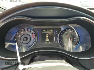 2016 Chrysler 200 S z VIN 1C3CCCBB1GN173306, wystawiony jako Copart lot #50234095 z przebiegiem 112 117 mil mil oraz Szkoda całkowita • Salvage title. Historia ofert i sprzedaży dostępna na DreamBid. Obrazek 9.
