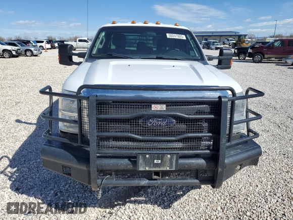 2015 Ford F-350 XL z VIN 1FD8W3HT3FEC63060, wystawiony jako Copart lot #50241925 z przebiegiem 240 742 mil mil oraz Czysty tytuł • Clean title. Historia ofert i sprzedaży dostępna na DreamBid. Obrazek 5.
