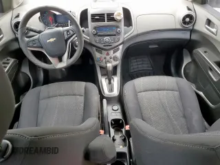 2012 Chevrolet Sonic LT z VIN 1G1JC5SH2C4208687, wystawiony jako Copart lot #57450375 z przebiegiem 155 645 mil mil oraz Szkoda całkowita • Salvage title. Historia ofert i sprzedaży dostępna na DreamBid. Obrazek 8.
