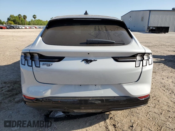 2023 Ford Mustang Mach-E Premium z VIN 3FMTK3RM2PMA31574, wystawiony jako Copart lot #52451445 z przebiegiem Nie podano mil oraz Szkoda całkowita • Salvage title. Historia ofert i sprzedaży dostępna na DreamBid. Obrazek 6.