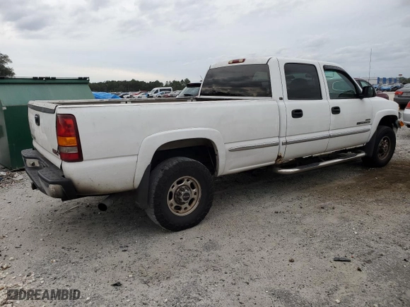 2002 GMC Sierra 2500HD SLE with VIN 1GTHK23172F105440, listed as a Copart auction lot 81404564 with 325,464 mi miles and Non Repairable. Bid and sale history available at carsss.com. Image 3.