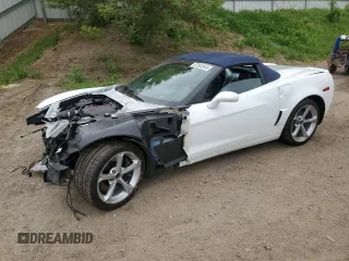 2013 Chevrolet Corvette z VIN 1G1Y43DW1D5105039, wystawiony jako Copart lot #57583945 z przebiegiem Nie podano mil oraz Czysty tytuł • Clean title. Historia ofert i sprzedaży dostępna na DreamBid. Obrazek 1.