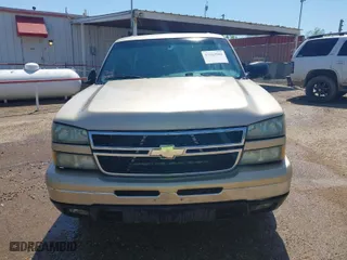 2006 Chevrolet Silverado 1500 LT1 with VIN 2GCEC13T361168110, listed as a IAAI auction lot 41863581 with 193,594 mi miles. Bid and sale history available at carsss.com. Image 6.