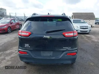 2016 Jeep Cherokee Sport with VIN 1C4PJMAB8GW290174, listed as a IAAI auction lot 42289832 with 155,186 mi miles and . Bid and sale history available at DreamBid. Image 17.