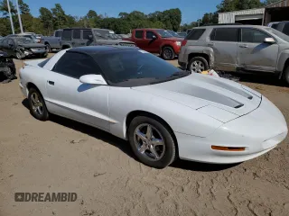 1997 Pontiac Firebird Trans Am z VIN 2G2FV22P5V2209729, wystawiony jako Copart lot #78074474 z przebiegiem 84 727 mil mil oraz Czysty tytuł • Clean title. Historia ofert i sprzedaży dostępna na DreamBid. Obrazek 4.