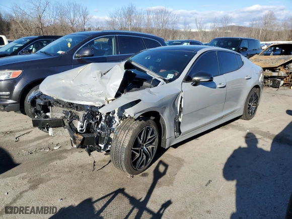 2022 Kia Stinger GT-Line with VIN KNAE35LD2N6119078, listed as a Copart auction lot 84109464 with 0 mi miles and Salvage Title. Bid and sale history available at carsss.com. Image 1.