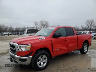 2022 Ram 1500 Big Horn z VIN 1C6RRFBG2NN480330, wystawiony jako Copart lot #43074455 z przebiegiem 26 961 mil mil oraz Szkoda całkowita • Salvage title. Historia ofert i sprzedaży dostępna na DreamBid. Obrazek 1.