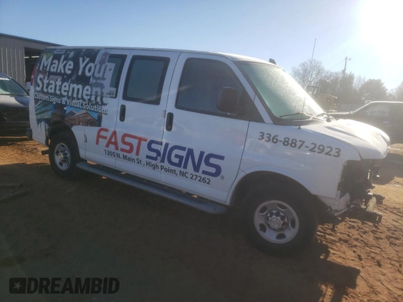 2020 Chevrolet Express Cargo Van with VIN 1GCWGAFG1L1261782, listed as a Copart auction lot 41364825 with 48,586 mi miles and Salvage Title. Bid and sale history available at carsss.com. Image 4.
