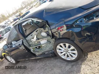 2019 Toyota Camry LE z VIN 4T1B11HK0KU759885, wystawiony jako IAAI lot #41684709 z przebiegiem 80 417 mil mil oraz . Historia ofert i sprzedaży dostępna na DreamBid. Obrazek 14.