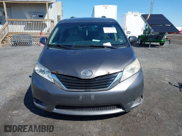 2011 Toyota Sienna LE with VIN 5TDJK3DC1BS016258, listed as a IAAI auction lot 41995140 with 200,903 mi miles. Bid and sale history available at carsss.com. Image 12.