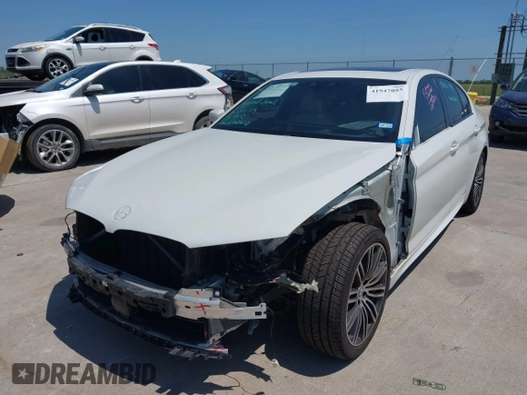 2019 BMW 5 Series 540i z VIN WBAJE5C56KWW20469, wystawiony jako IAAI lot #41947055 z przebiegiem 68 990 mil mil oraz . Historia ofert i sprzedaży dostępna na DreamBid. Obrazek 6.