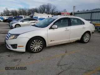 2011 Ford Fusion Hybrid with VIN 3FADP0L3XBR123946, listed as a Copart auction lot 55556934 with 237,386 mi miles and Non Repairable. Bid and sale history available at carsss.com. Image 1.