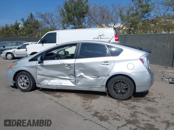2015 Toyota Prius Four z VIN JTDKN3DU8F0484985, wystawiony jako IAAI lot #41871416 z przebiegiem 330 021 mil mil oraz . Historia ofert i sprzedaży dostępna na DreamBid. Obrazek 14.