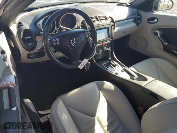2008 Mercedes-Benz SLK-Class 3.0L with VIN WDBWK54F28F187734, listed as a Copart auction lot 81987254 with 113,937 mi miles and Salvage Title. Bid and sale history available at carsss.com. Image 8.